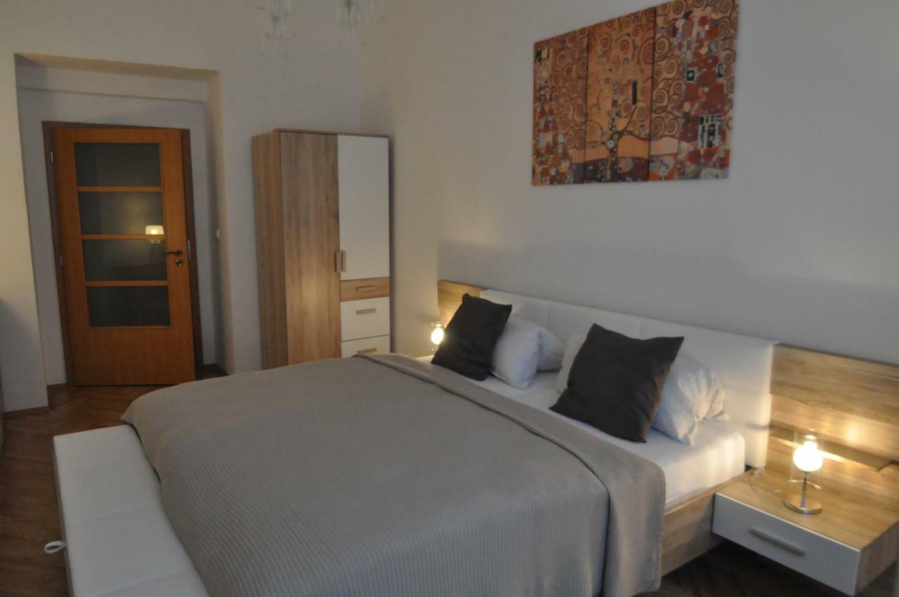 Jirina Appartments - Prague — Photos 1